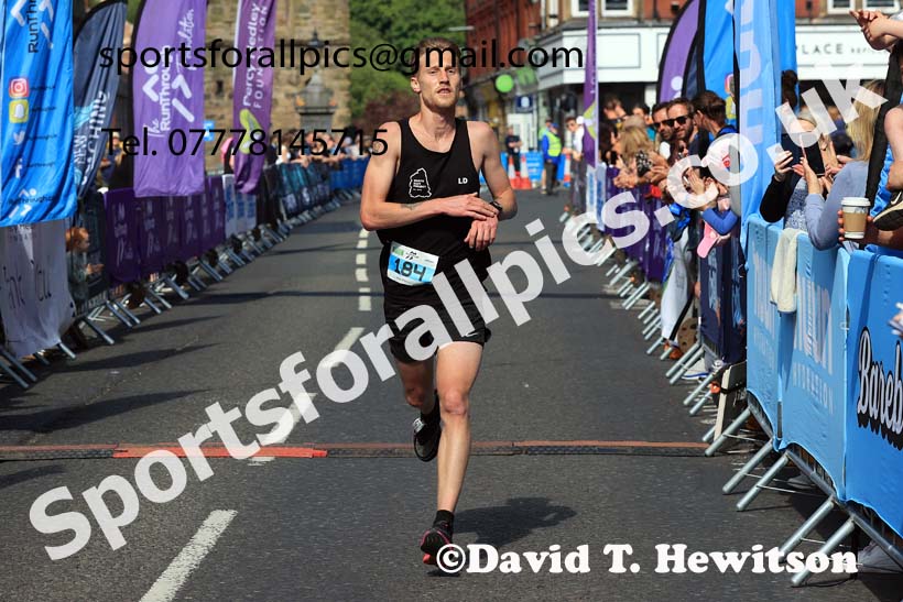 The 2024 Morpeth 10k Road Race.  Photo: David T. Hewitson/Sports for All Pics